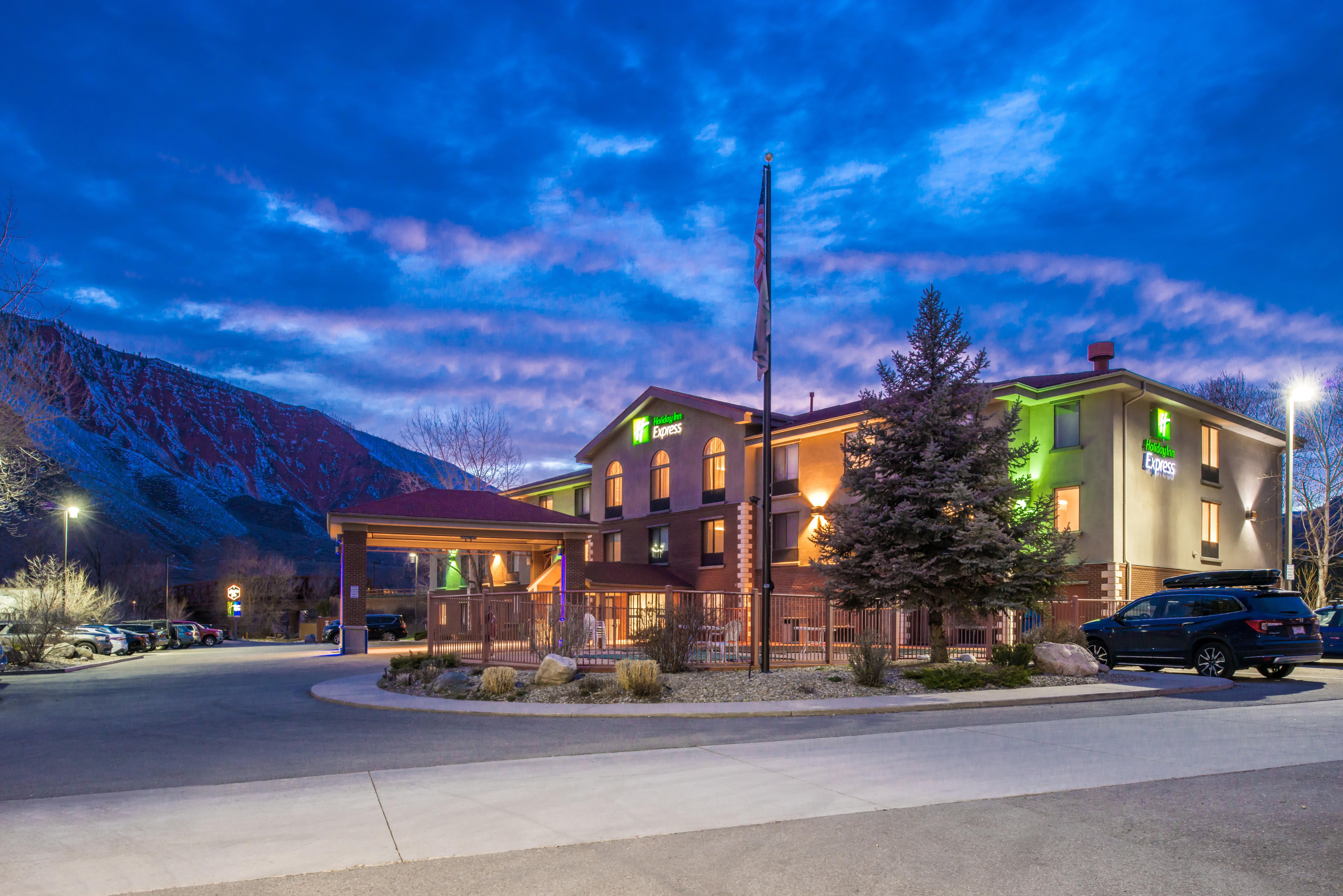 Holiday Inn Express Glenwood Springs Aspen Area By Ihg Exterior photo