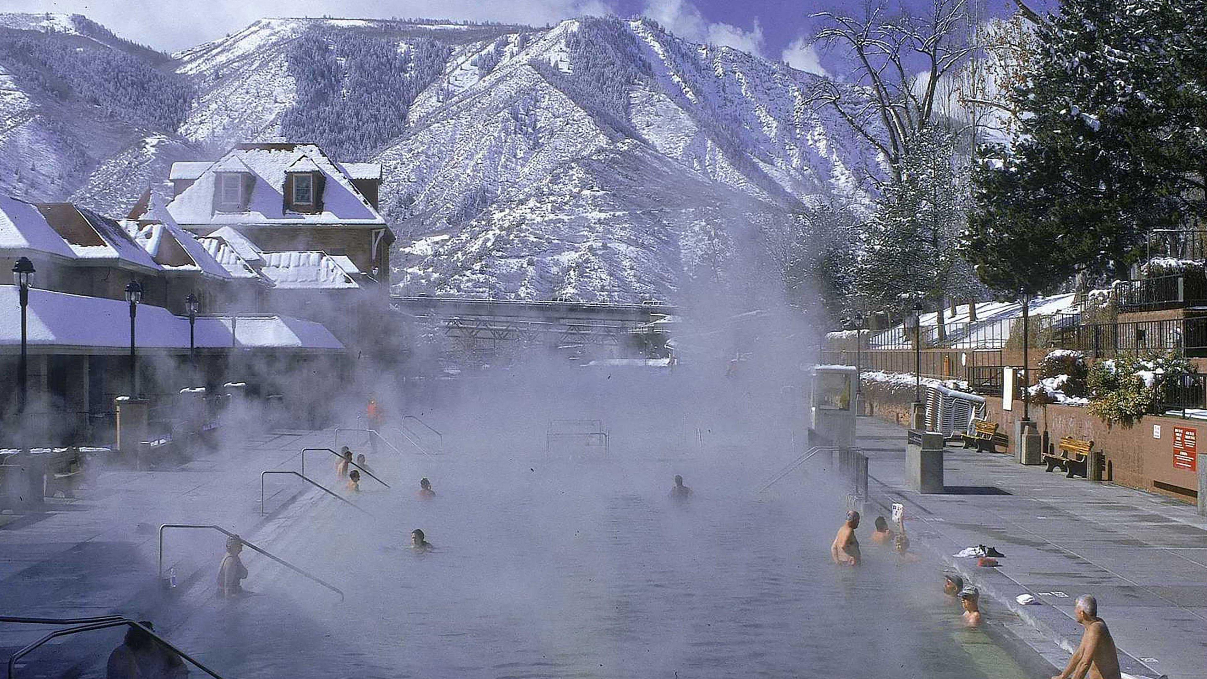 Holiday Inn Express Glenwood Springs Aspen Area By Ihg Exterior photo